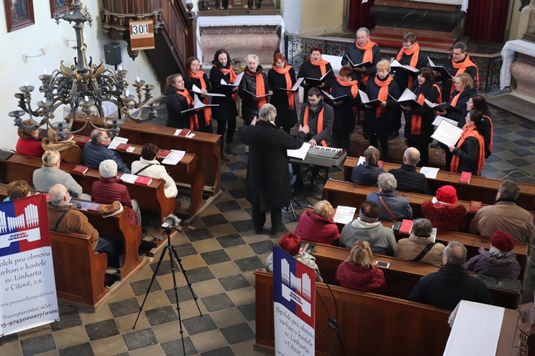 Pěvecký sbor Intermezzo ze Mšena přijede zazpívat a zahrát do Cítova